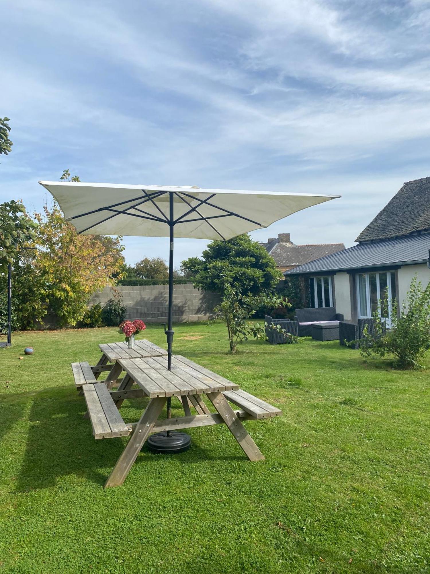Bed and Breakfast La Clef Du Four Plesder Exterior foto
