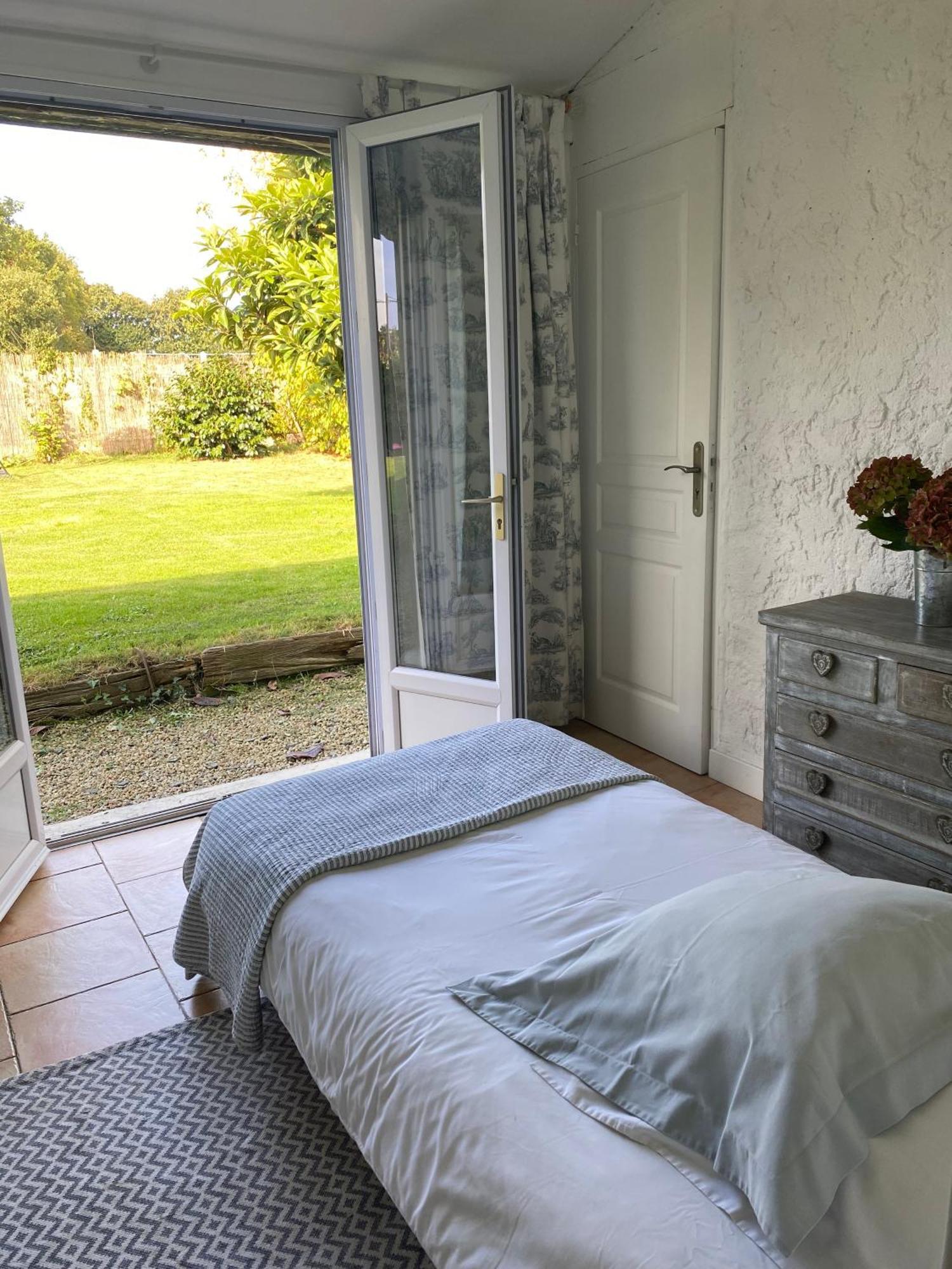 Bed and Breakfast La Clef Du Four Plesder Exterior foto