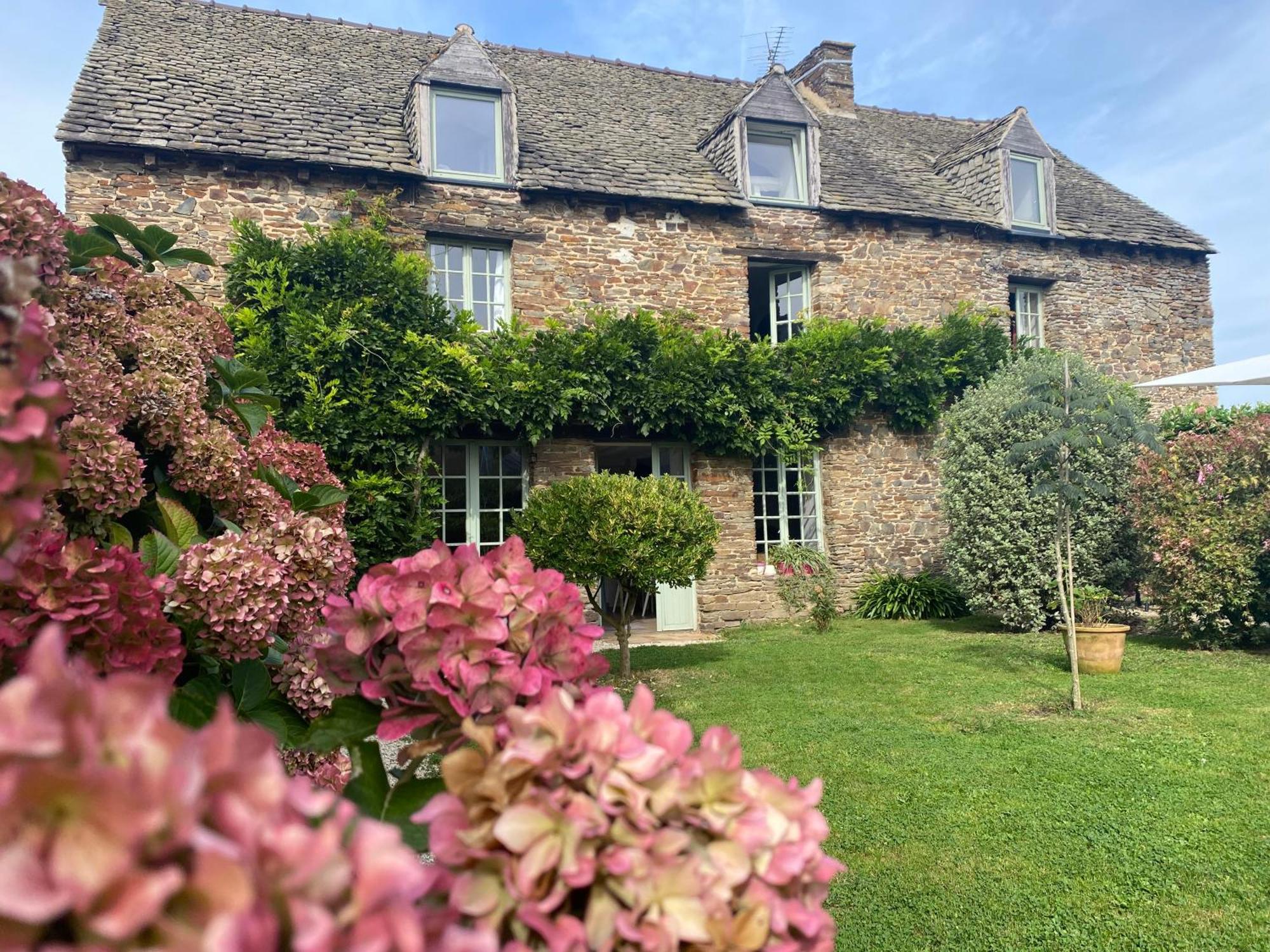 Bed and Breakfast La Clef Du Four Plesder Exterior foto