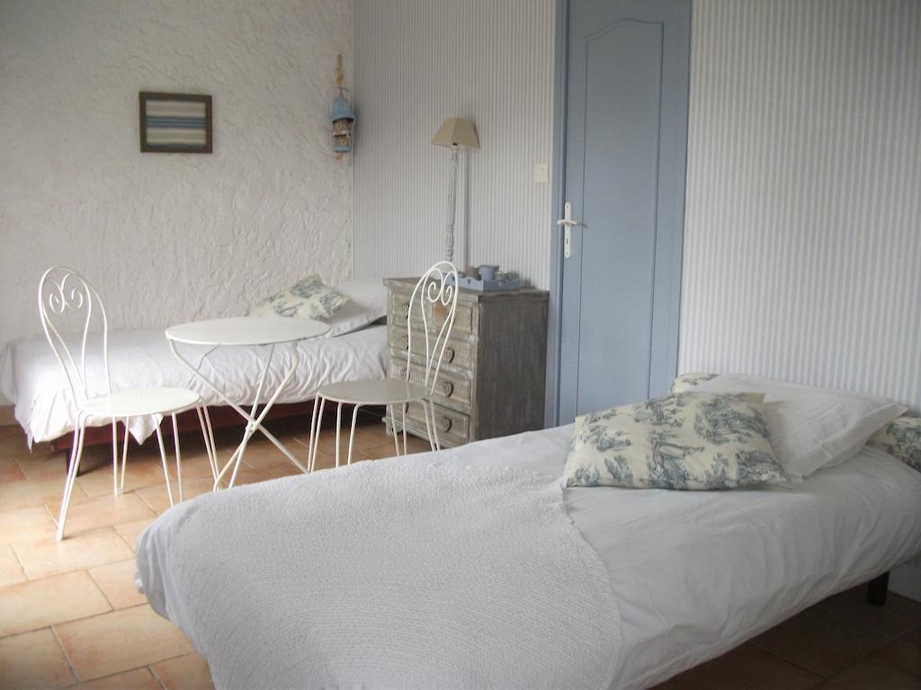 Bed and Breakfast La Clef Du Four Plesder Zimmer foto